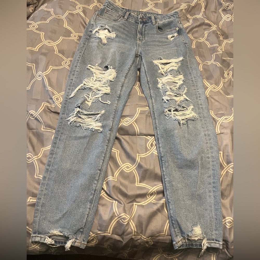 American Eagle Outfitters Women’s Light Blue Distressed Skinny Jeans
